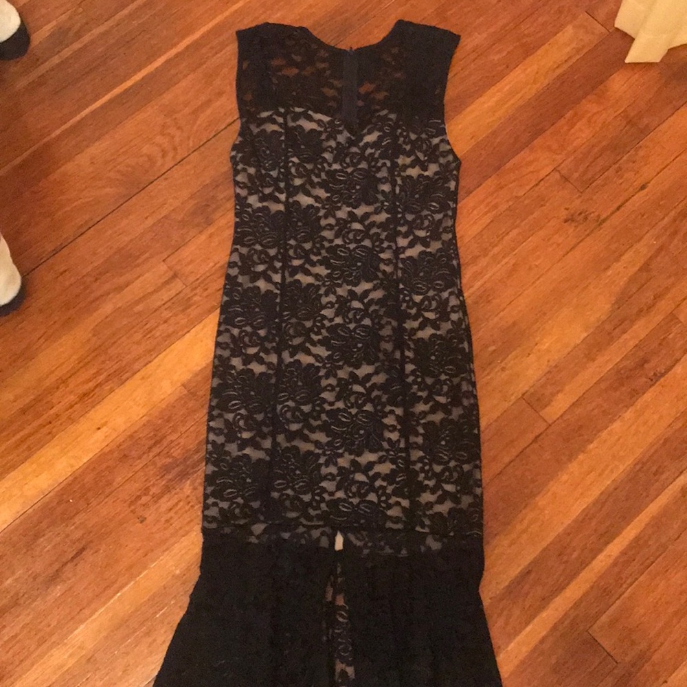 Gorgeous lacy formal dress